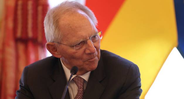 Parlamentsprsident Wolfgang Schuble bei der Pressekonferenz zur Deutsch-franzsischen Parlamentsarbeit fr Europa