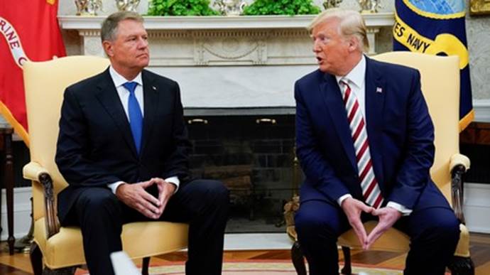 Der rumänische Präsident Klaus Johannis zu Besuch bei US-Präsident Donald Trump (August 2019)