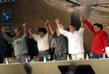 Die Präsidenten der Linksregierung von Paraguay, Fernando Lugo, Bolivien, Evo Morales, Brasilien, Lula da Silva, Equador, Rafael Correa, und Venezuela, Hugo Chávez, beim Weltsozialforum 2009 in Bélem, Brasilien